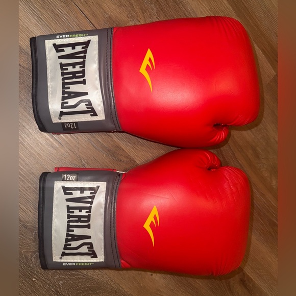 Everlast Pro Style Elite Training Gloves Red 12 oz Boxing Workout Gloves BUNDLE - Picture 9 of 16